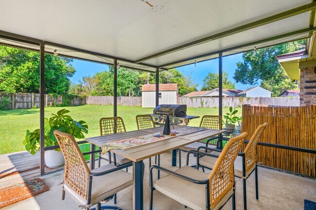 Building Photo - 4570 Yacht Harbor Dr