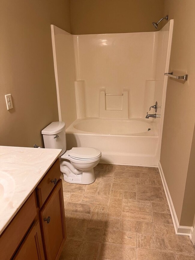 Building Photo - Lovely 3 bedroom Townhouse