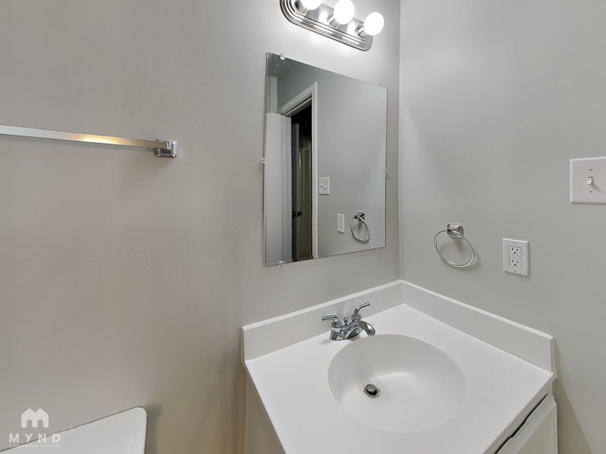 Building Photo - 15218 Tresch Ln