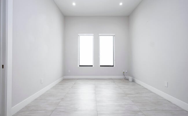 Building Photo - 5663 Brookfield Cir W