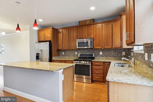 Building Photo - 11 Gardenside Pl