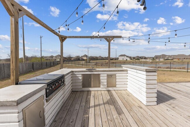 Building Photo - 13500 Rosebud Isle Dr