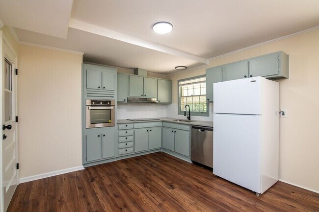 Building Photo - 6537 Court K