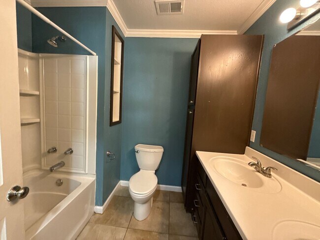 Building Photo - 204 N 57th St