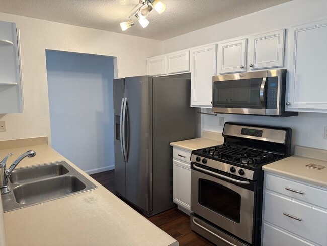 Building Photo - 3 Bed 2.5 Bath Paradise Heights