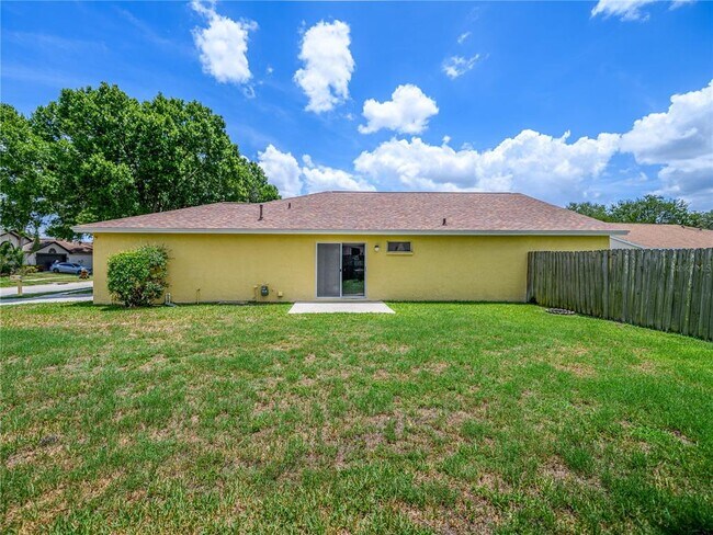 Building Photo - 1407 Wakefield Dr