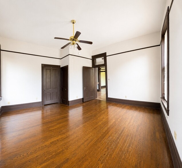 Building Photo - 302 N 7th St