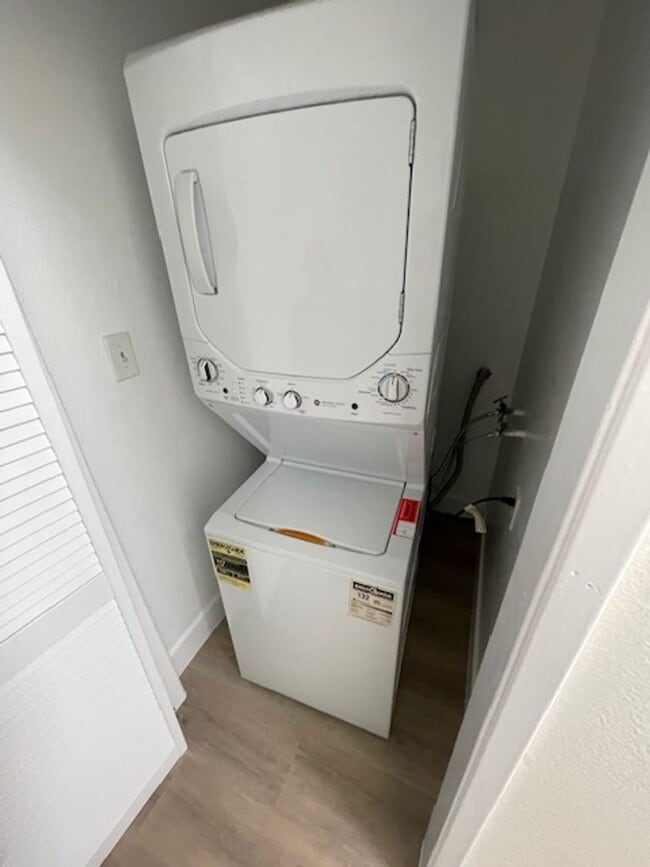 Building Photo - 1946 E 20th St