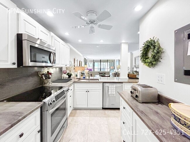 Building Photo - 17580 Gulf Blvd