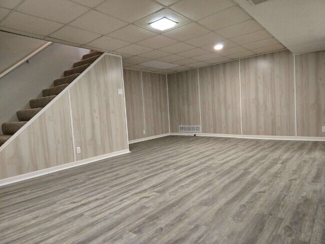 Building Photo - The Good Life — Over 2,200 Sq Ft with Finished Basement & Sunroom