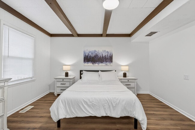 Building Photo - 146 W Felton Ave