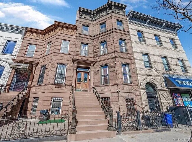 Building Photo - 643 Decatur St