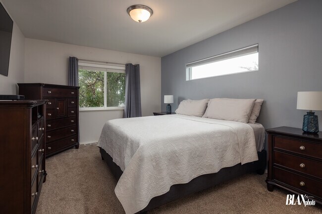 Building Photo - 11050 Solitude Cir