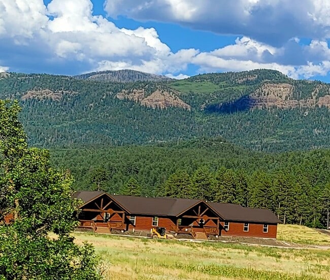 Building Photo - 401 Alpine Dr