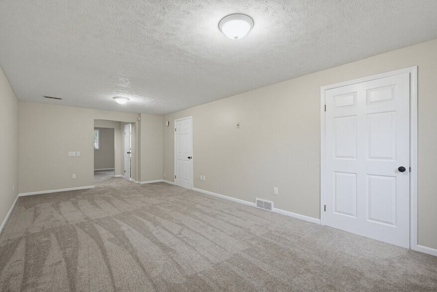 Building Photo - 5460 Echodell Ave NW