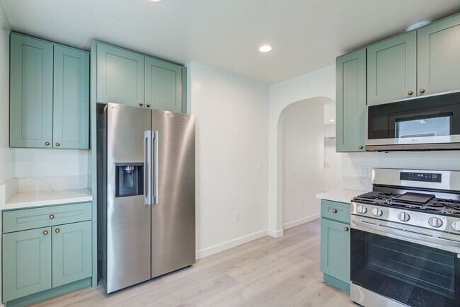 Building Photo - Riverside Residences