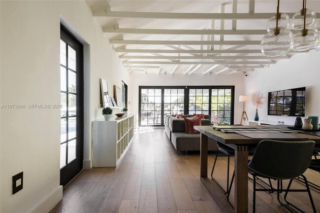 Building Photo - 524 Oleander Dr