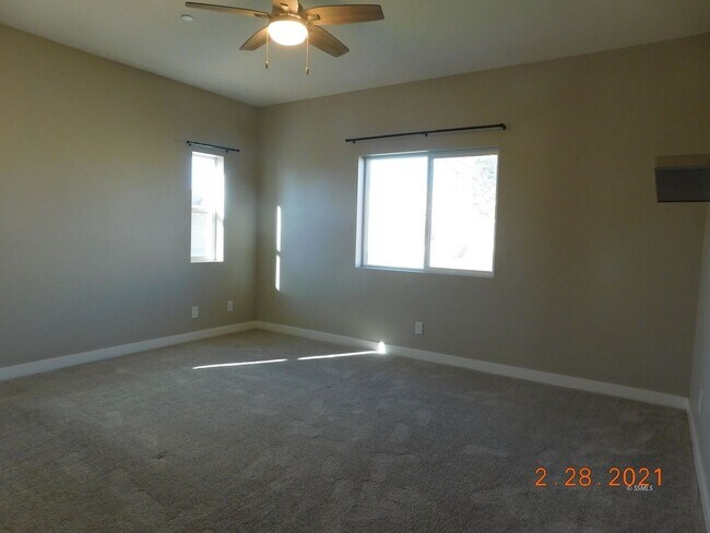 Building Photo - Beautiful 4 bed, 2.5 bath home AVAILABLE for RENT February 15th, 2026!