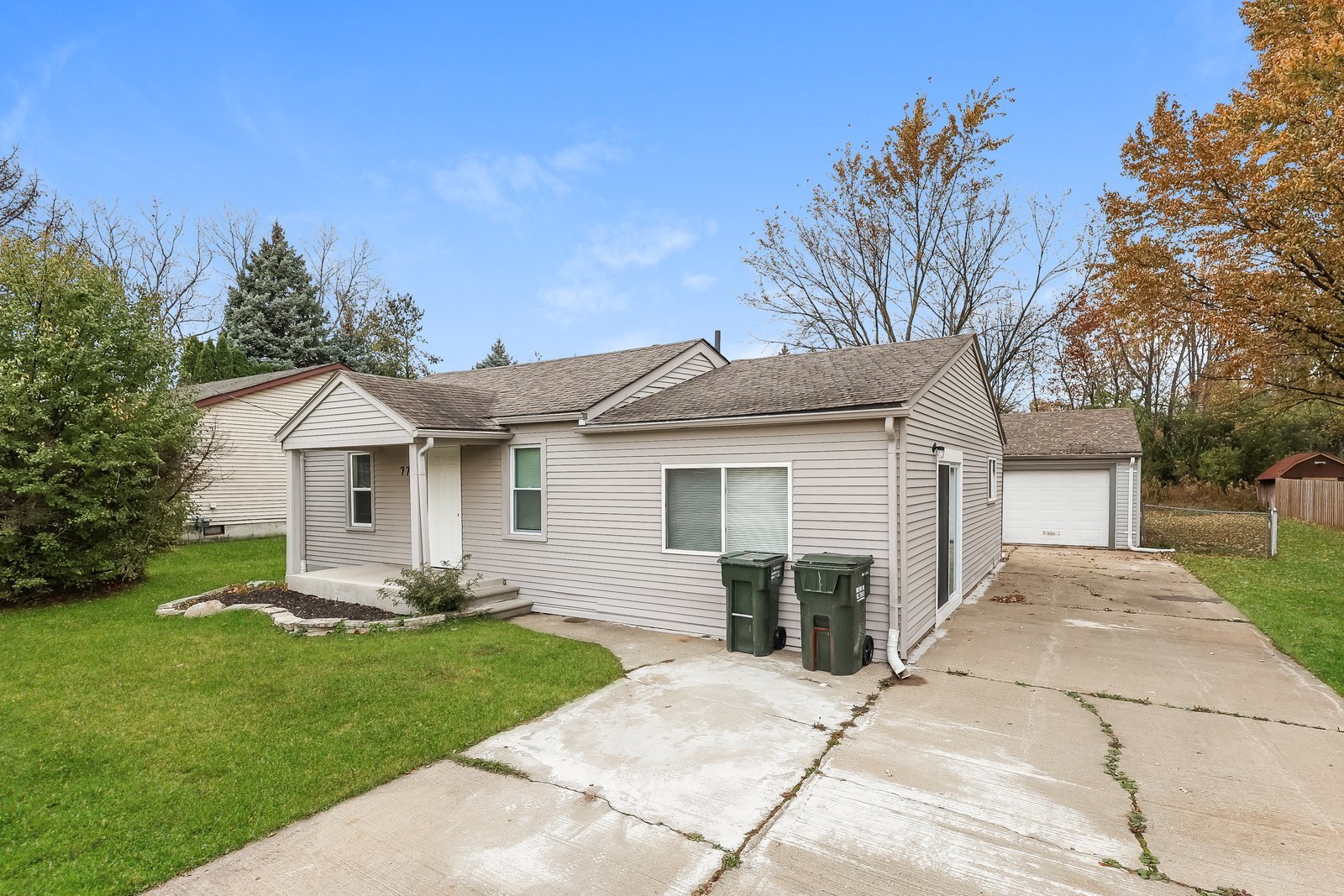 Building Photo - 77 Eastlawn Dr