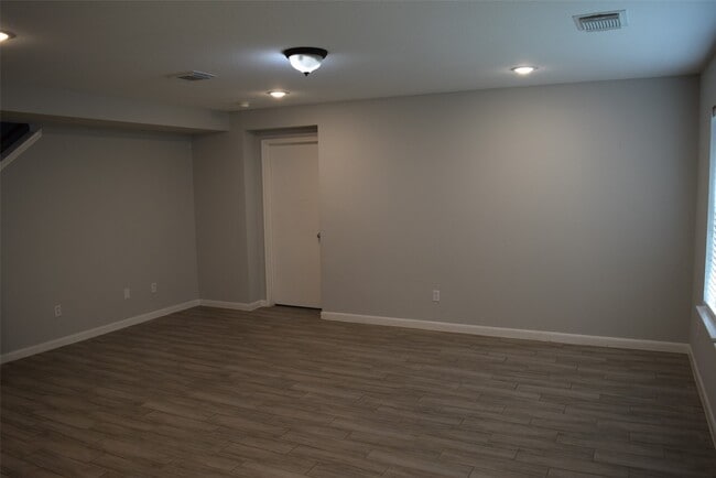 Building Photo - 15510 Liberty Bluff Dr