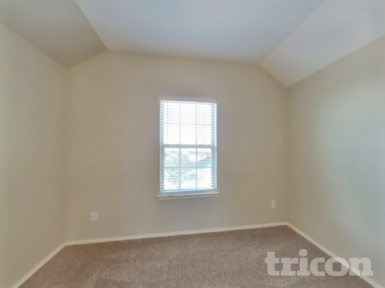 Building Photo - 2304 Eppright Dr