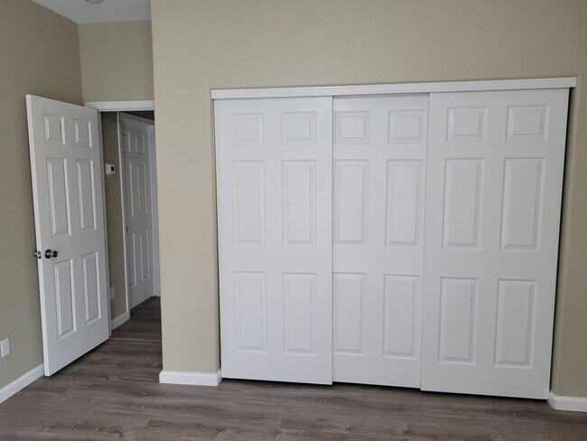 Building Photo - 1495 Verde Dr