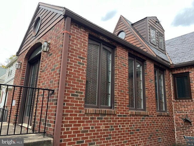 Building Photo - 8904 Grant St