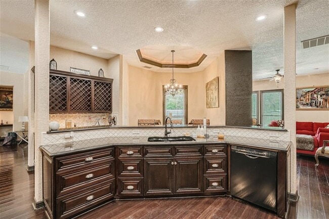 Building Photo - 15207 Nightingale Ln