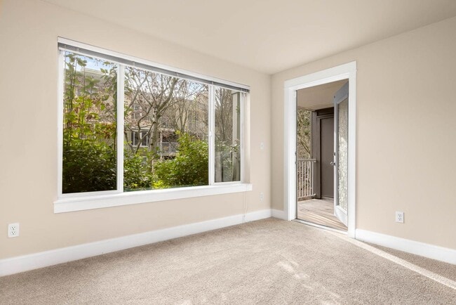 Building Photo - 300 N 130th St