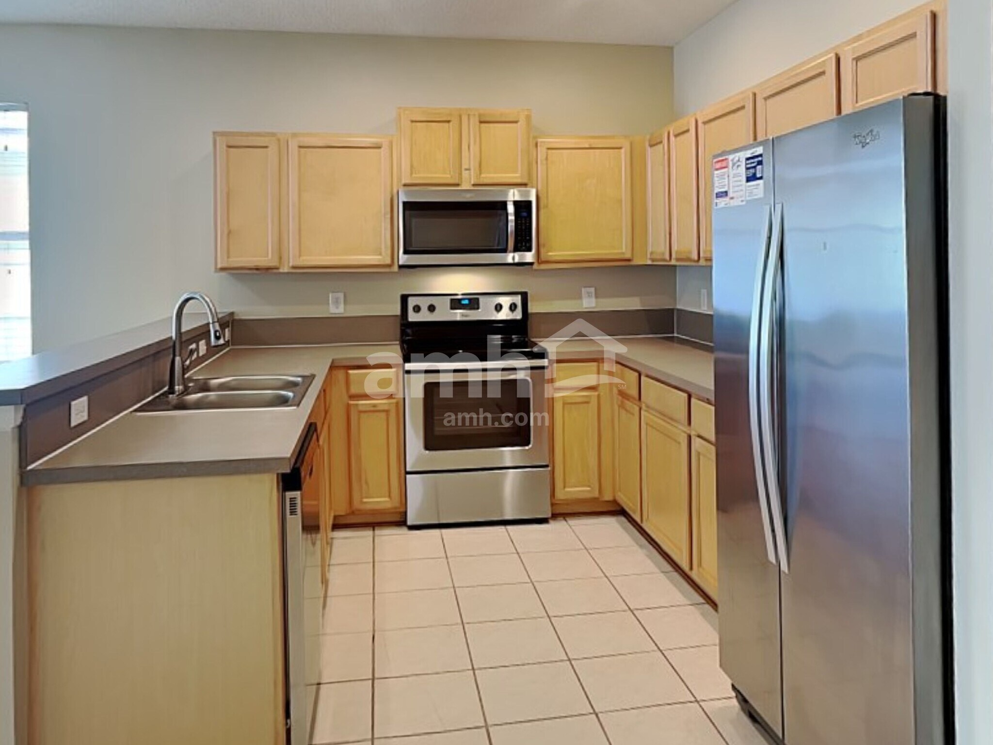 Building Photo - 658 Southland Ln