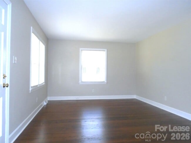 Building Photo - 1500 Woodhill Ln