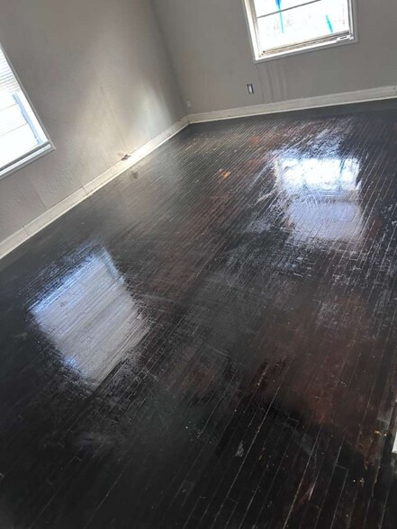 Building Photo - 5134 Hillburn Dr