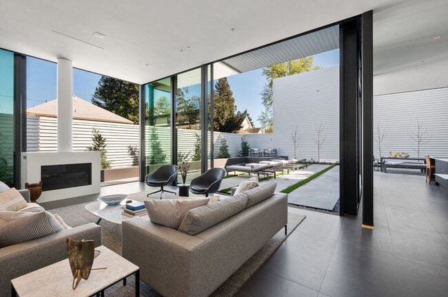 Building Photo - 214 Tucker St