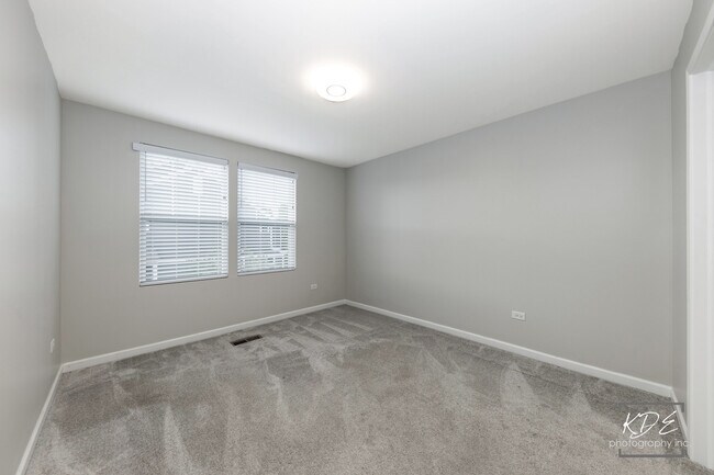 Building Photo - 2110 Weatherbee Ln