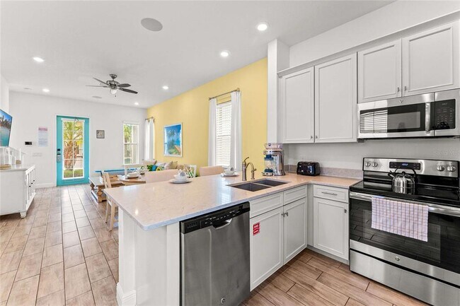 Building Photo - 8005 Sand Bar Dr
