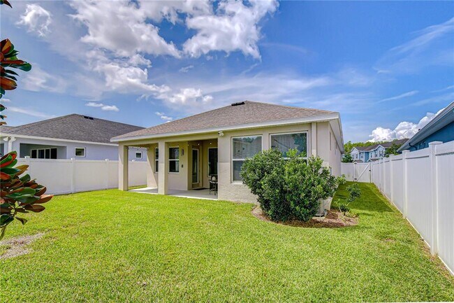 Building Photo - 15371 Caravan Ave