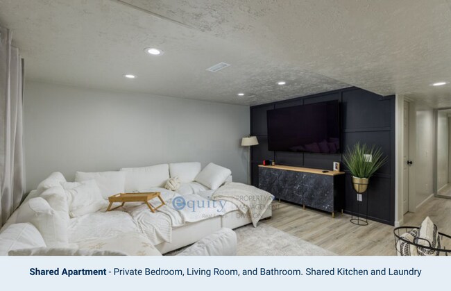Building Photo - 2734 S Riverhead Dr