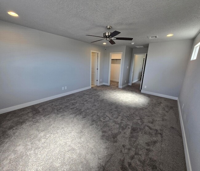 Building Photo - 4030 Silver Springs Road NE
