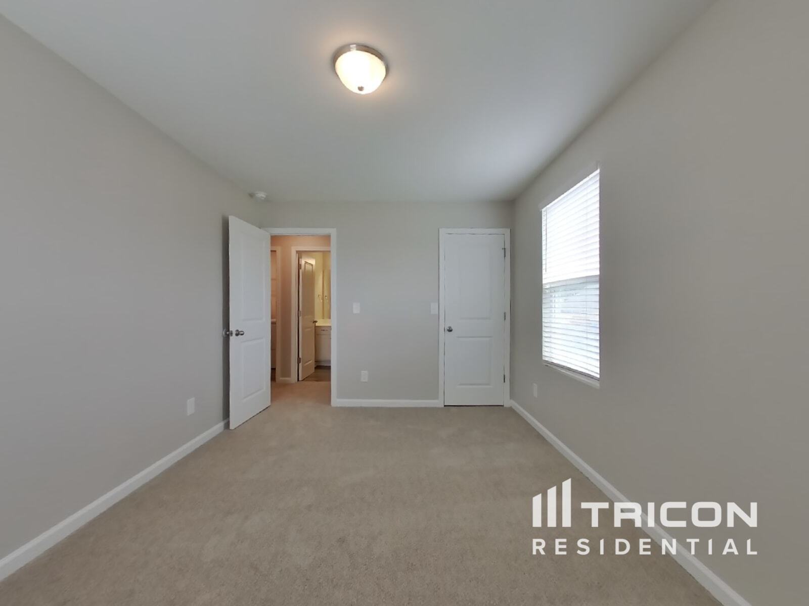 Building Photo - 129 Verona Dr NW