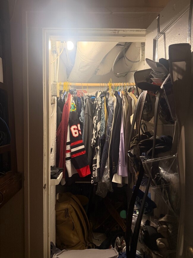 Building Photo - 417 W Webster Ave