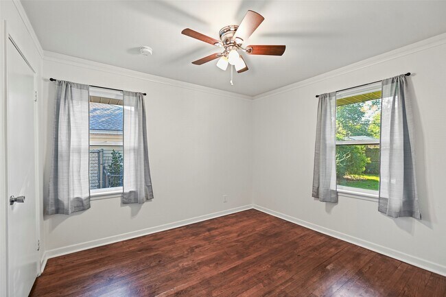 Building Photo - 4413 W 43rd St