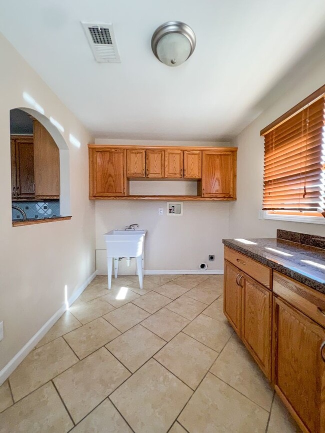 Building Photo - A Beautiful 2 Bedroom Home with Office and 2 Bonus Room