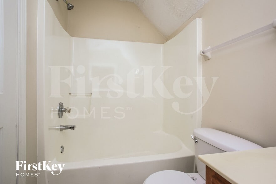 Building Photo - 1579 Belle Trees Dr
