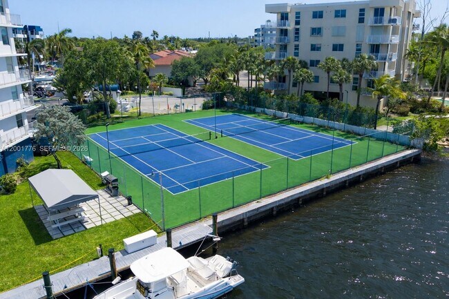 Building Photo - 16565 NE 26th Ave