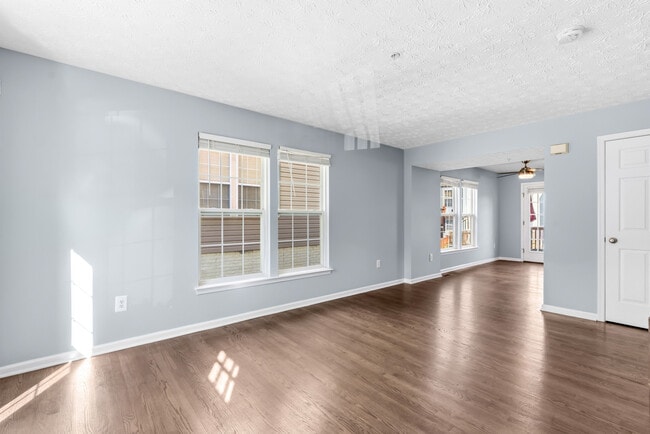 Building Photo - 8211 Water Lily Way