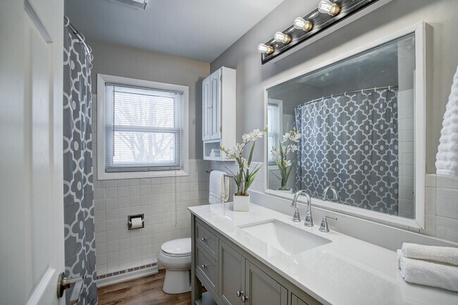 Building Photo - 4686 Capitol View Rd