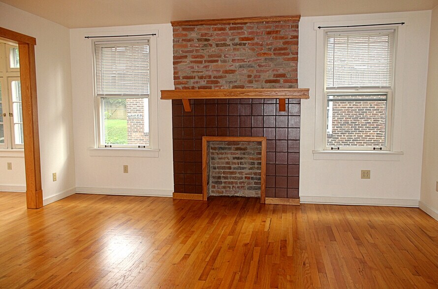 LR fireplace - 5840 Alderson St