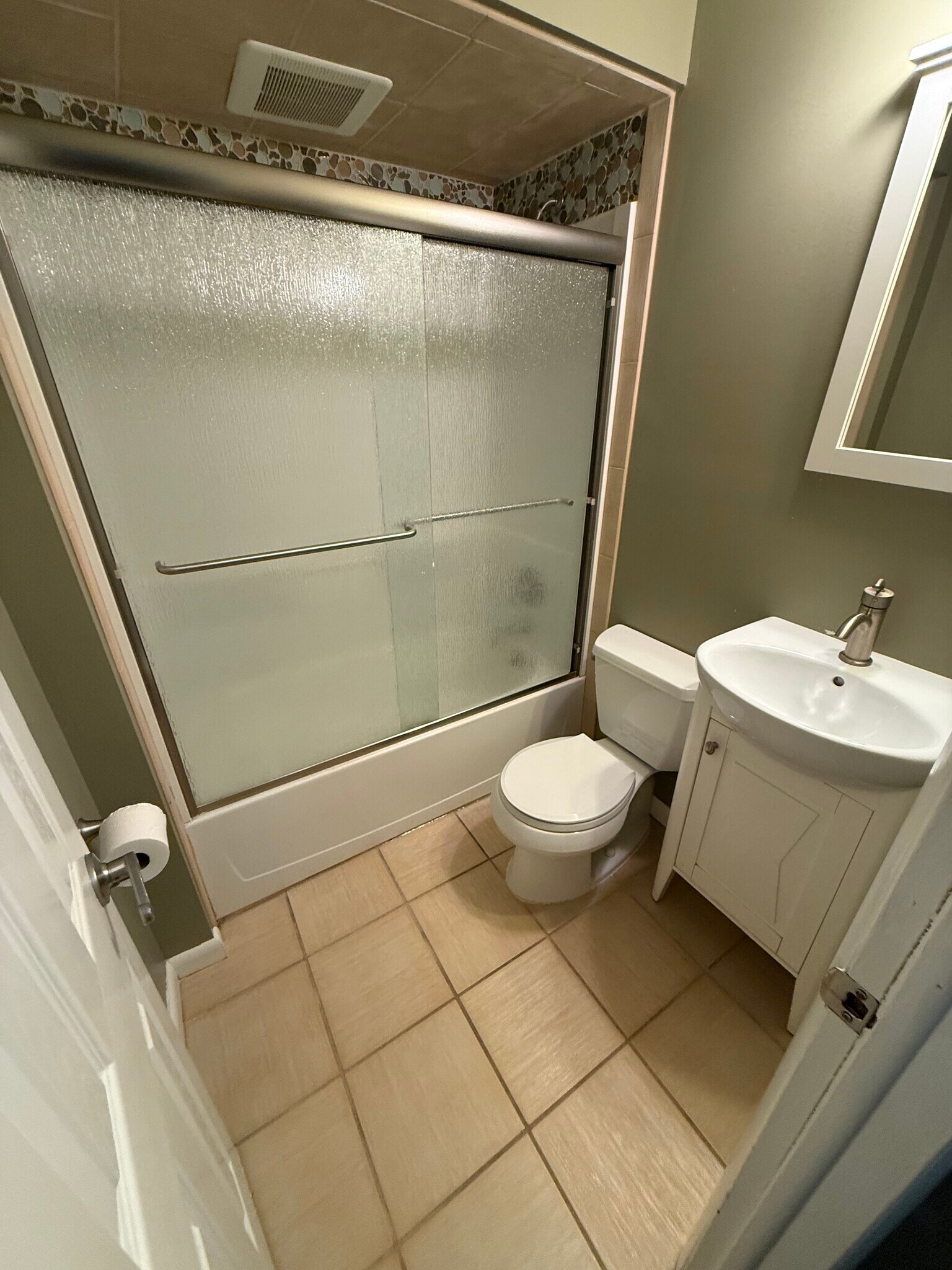 Building Photo - 19 N Bridge Ave