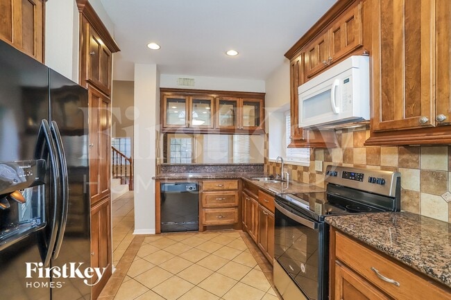 Building Photo - 6713 Queensclub Dr