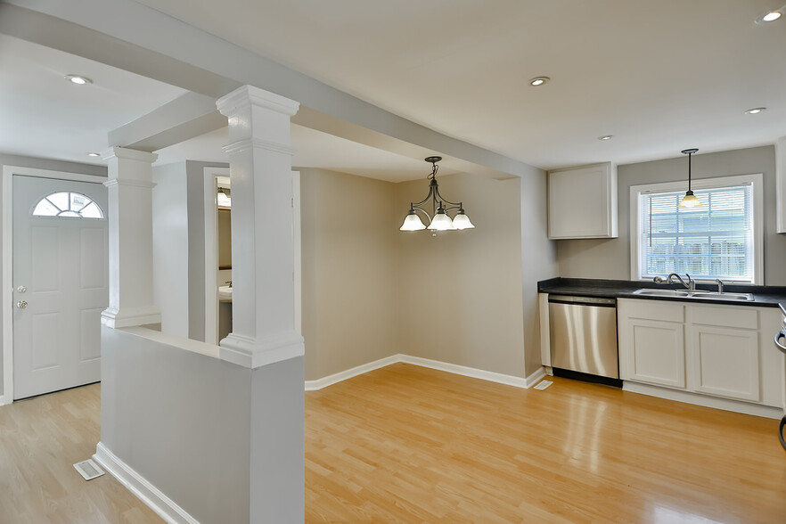 dining area - 314 Clifford Ave